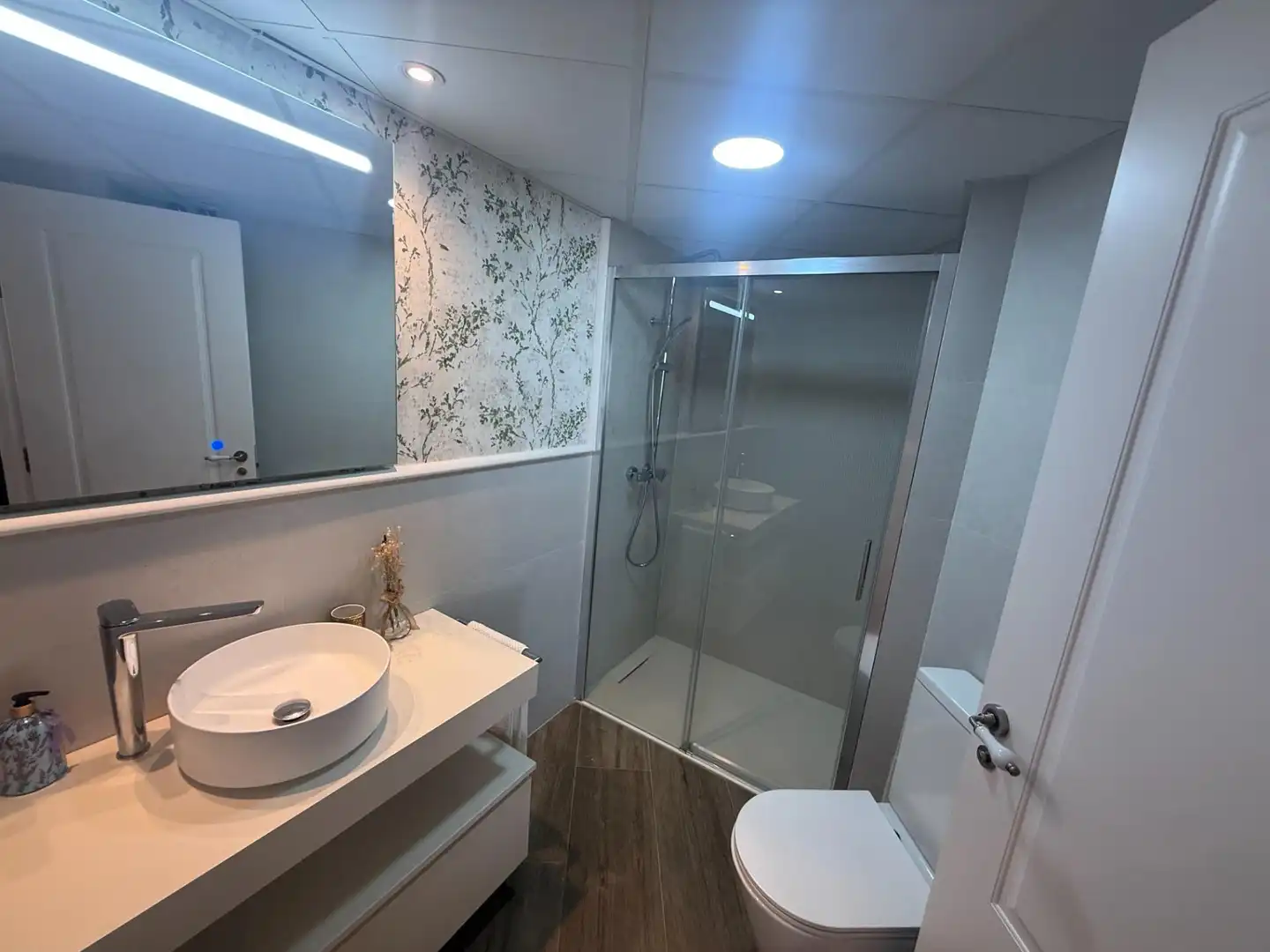 Badezimmer von Wohnung zur Miete in Almería mit Klimaanlage, Terrasse und Möbliert