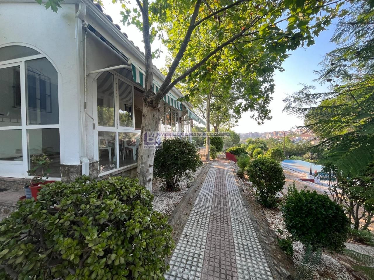 Jardí de Casa o xalet en venda en Cáceres Capital amb Calefacció, Jardí privat i Traster
