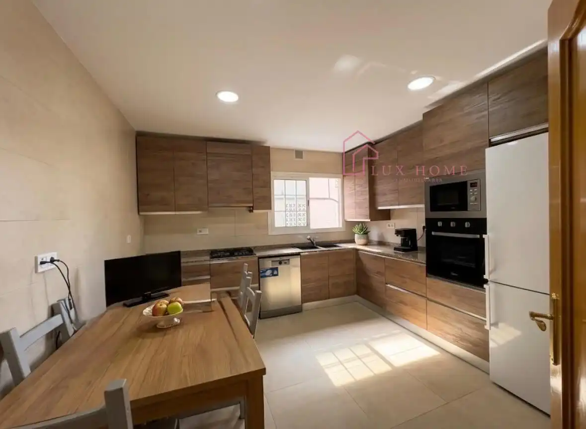 Casa con terraza en venta en Santa Perpètua de Mogoda, imagen 5