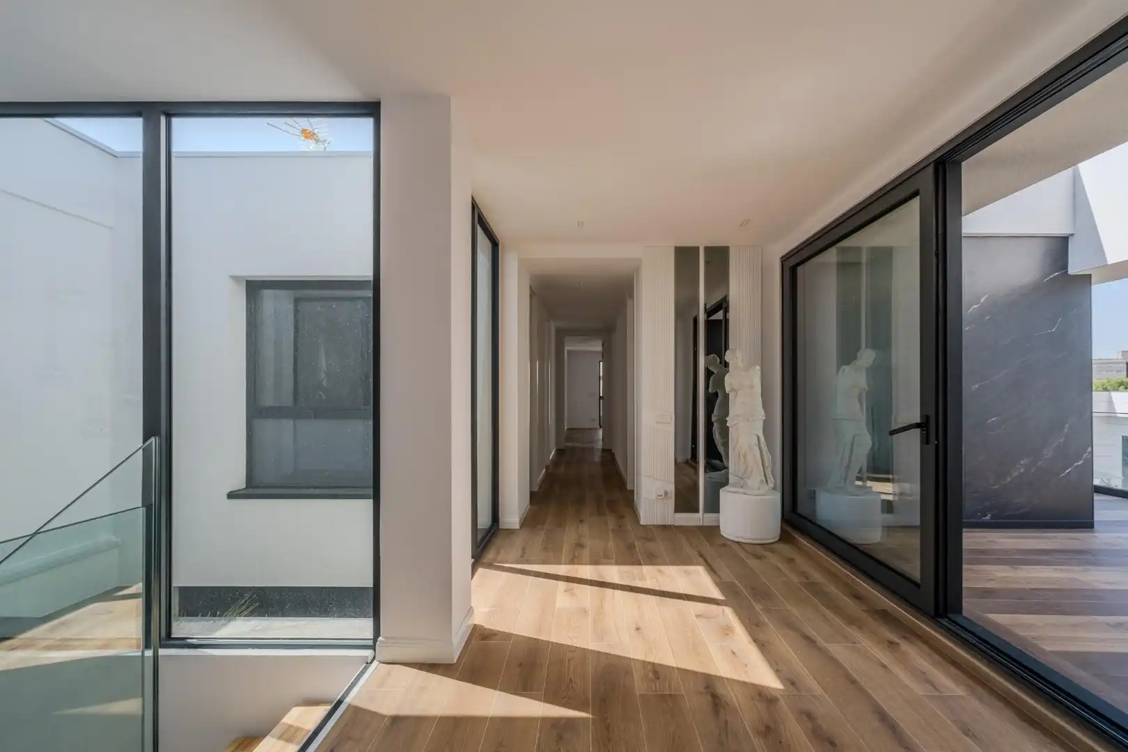 Casa pareada con piscina en venta en Calle Calle Tallín, imagen 13