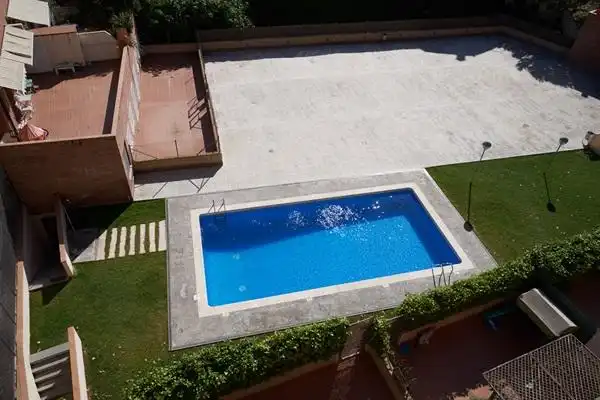 Piscina de Pis en venda en Manresa amb Calefacció i Jardí privat
