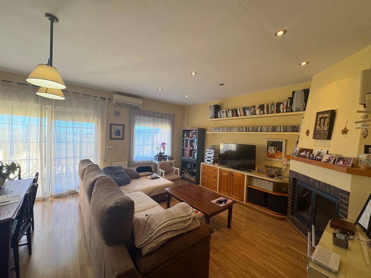 Sala de estar de Casa adosada en venta en Onil con Aire acondicionado, Jardín privado y Terraza