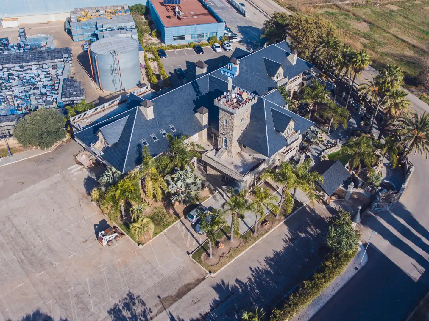 Vista exterior de Edificio en venta en Sollana con Piscina comunitaria