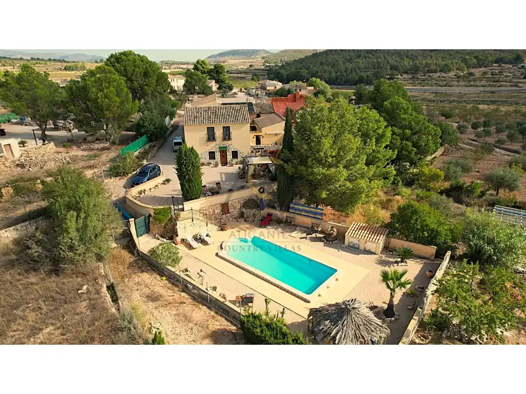 Maison rustique avec terrasse à vendre à Partida Camp Monover