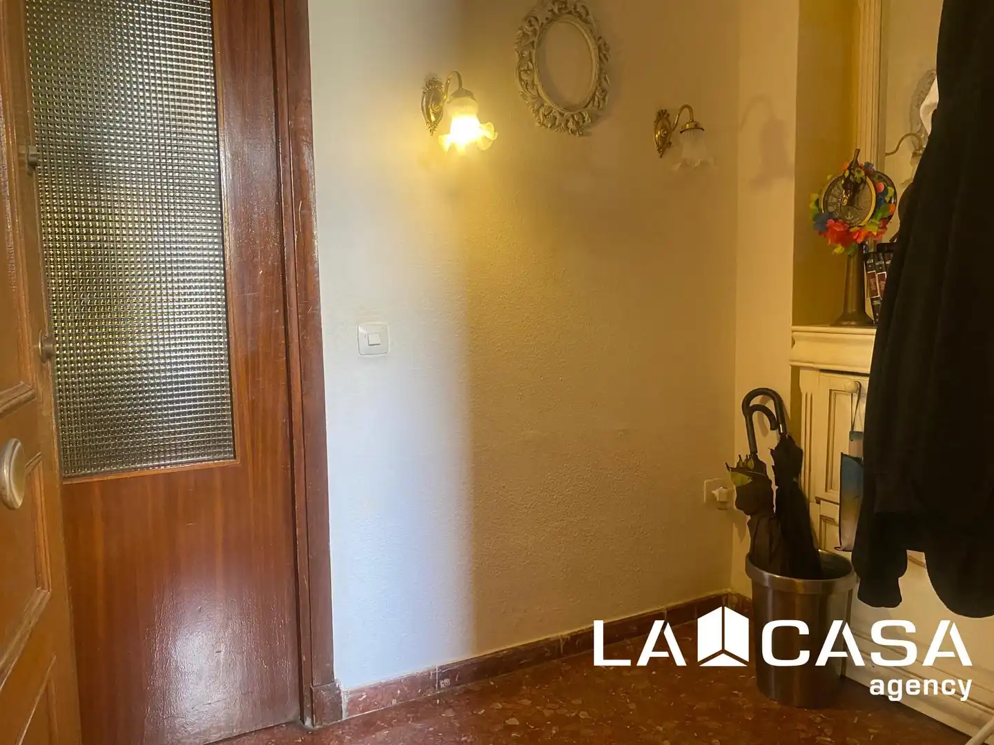 Wohnung zum Verkauf in Dos Hermanas mit Klimaanlage und Terrasse