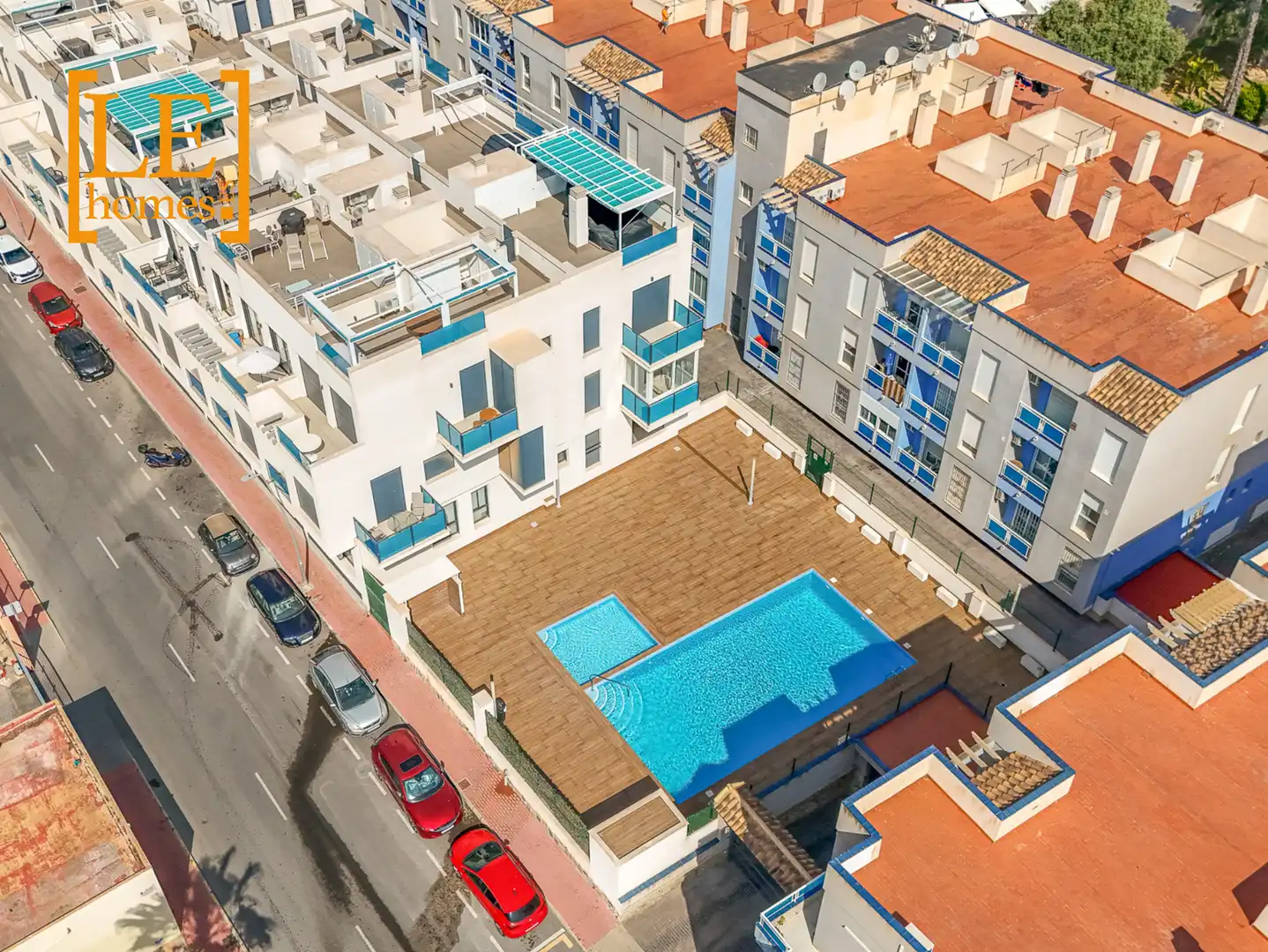 Vista exterior de Ático en venta en Torrevieja con Aire acondicionado, Terraza y Horno