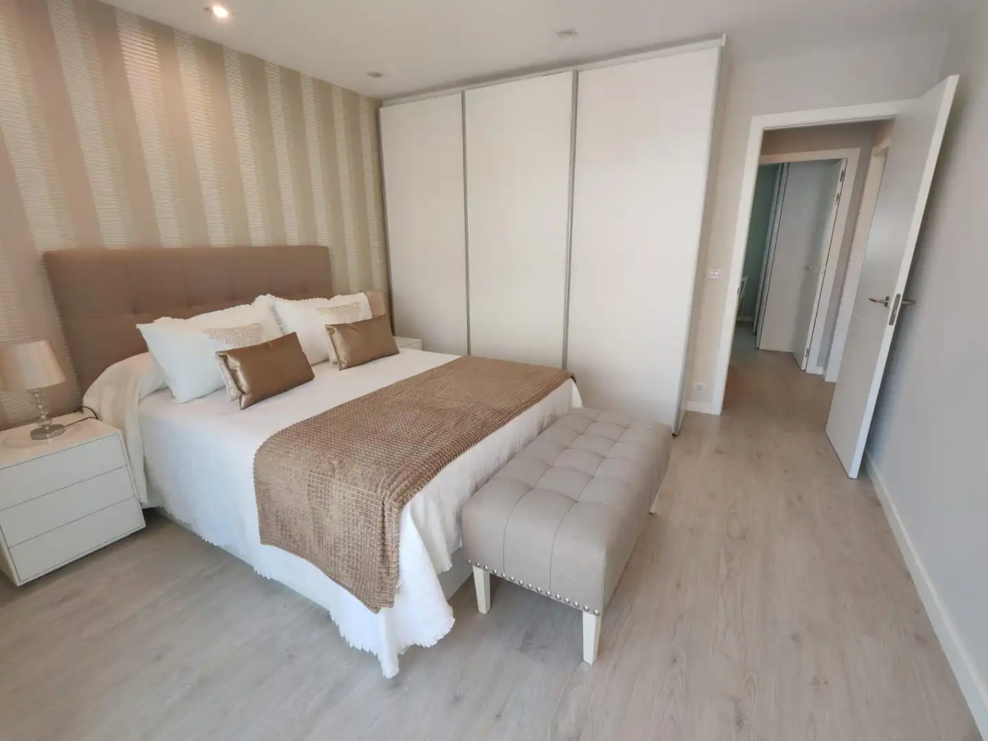 Bedroom of Flat for rent in Vigo   with Heating, Terrace and Storage room