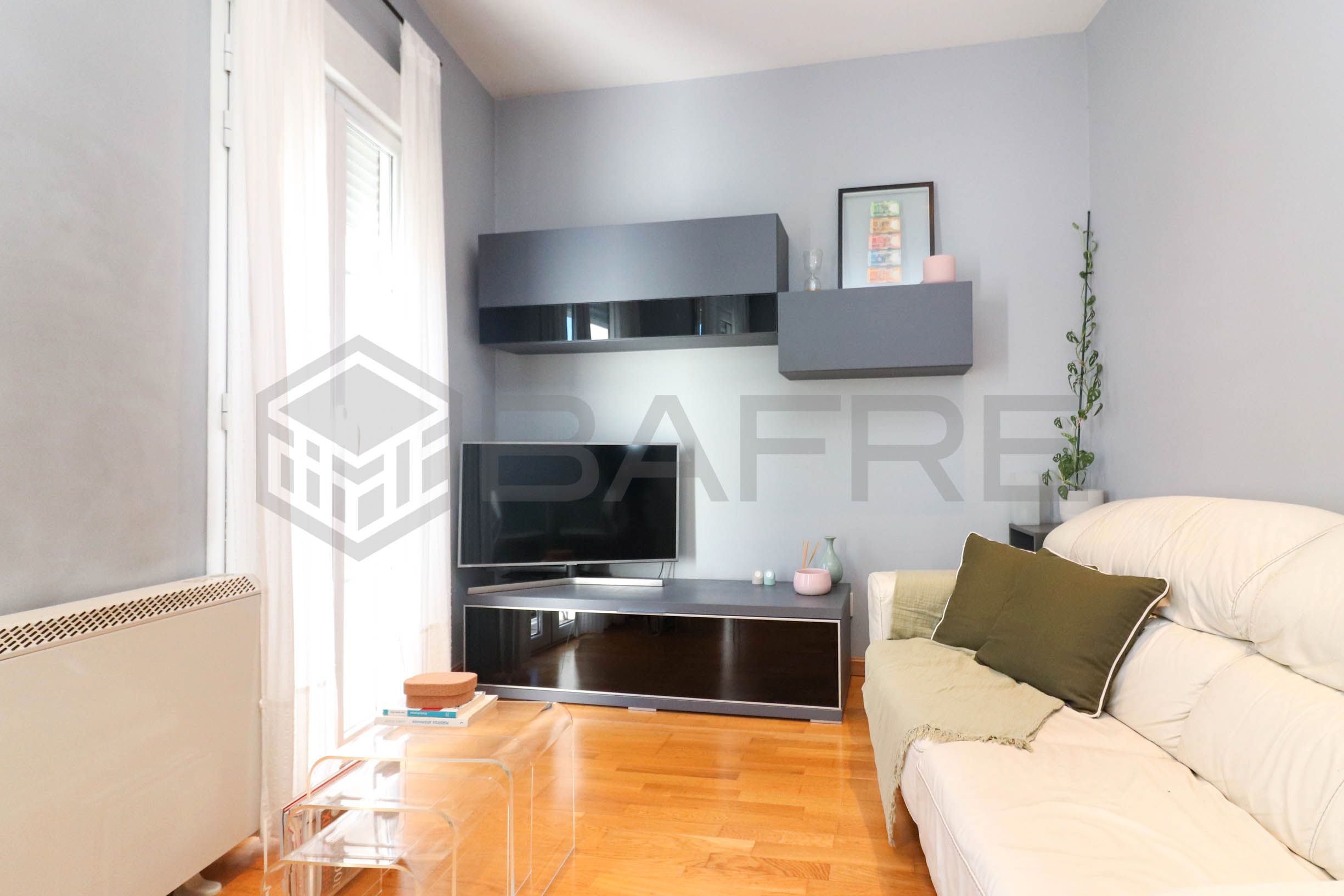 Sala d'estar de Pis en venda en  Madrid Capital amb Calefacció i Balcó