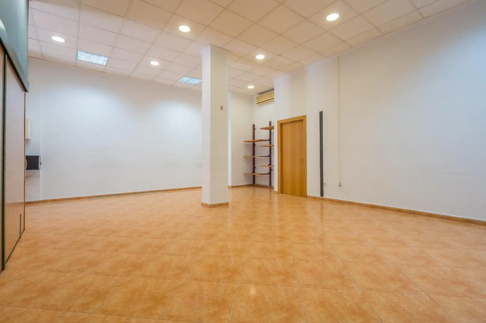 Local en venta en Valencia con Aire acondicionado