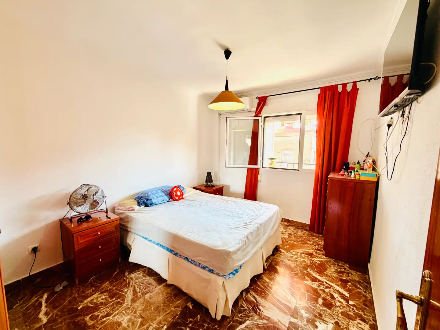 Bedroom of Flat for sale in Sevilla  with Air Conditioner and Terrace