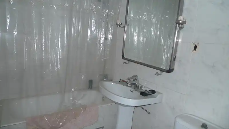 Bany de Casa o xalet en venda en Baza amb Terrassa i Traster