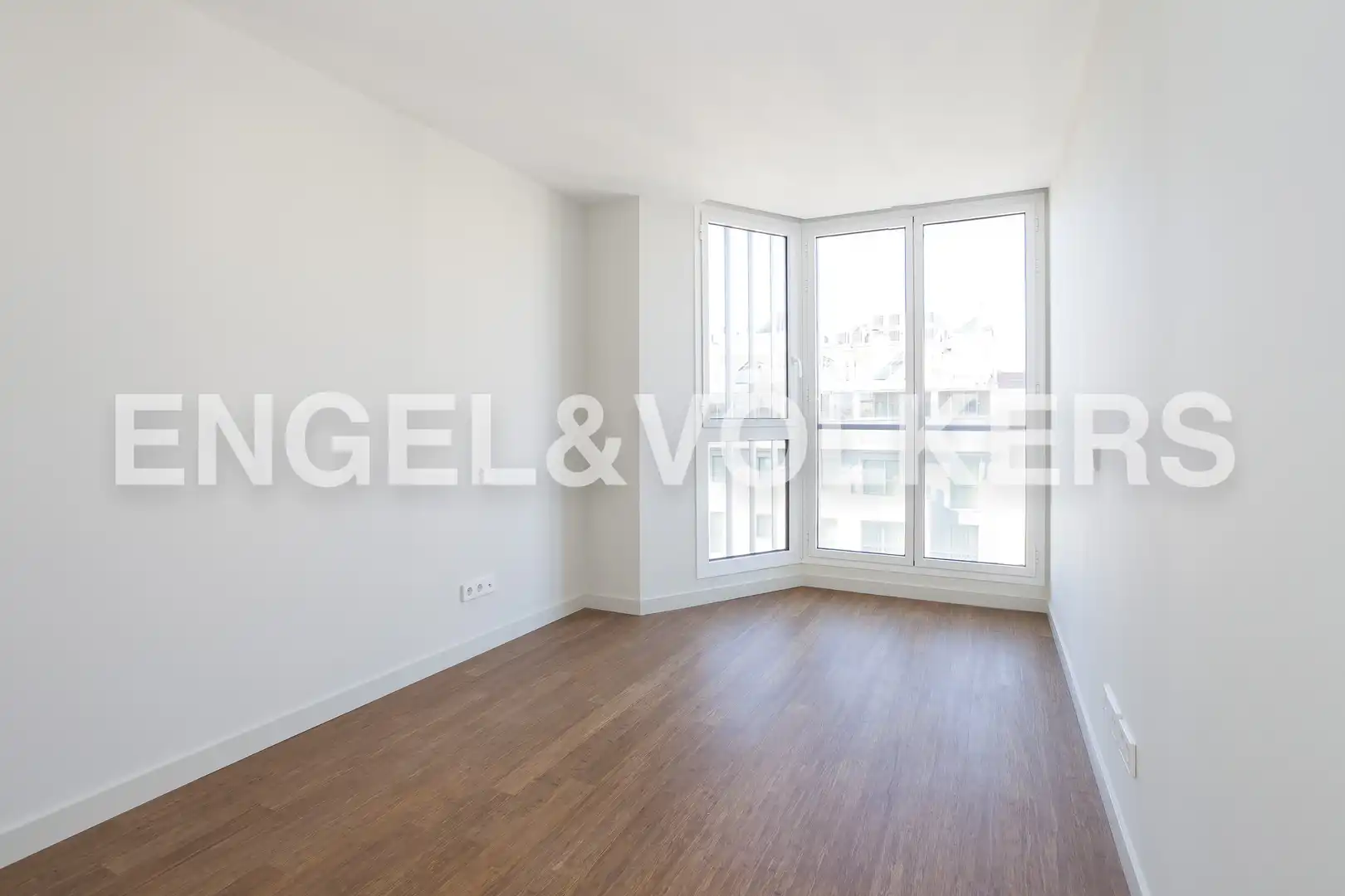 Bedroom of Attic for rent in Madrid  with Heating and Swimming Pool