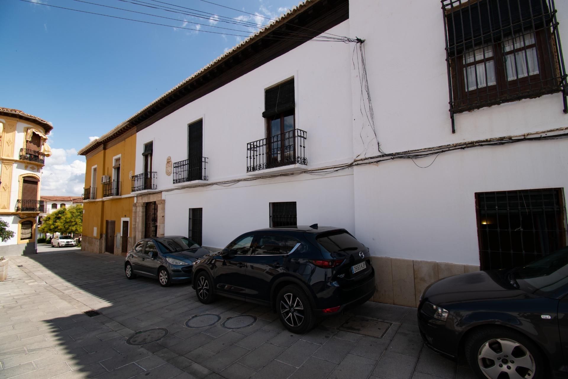 Vista exterior de Casa o xalet en venda en Guadix amb Calefacció, Traster i Piscina