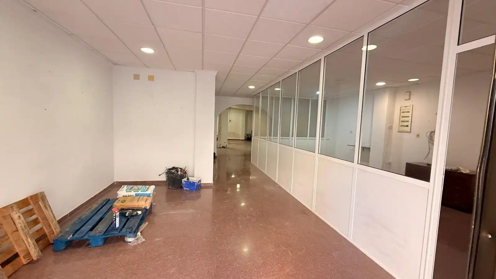 Local comercial de lloguer a Calle Jacinto Benavente