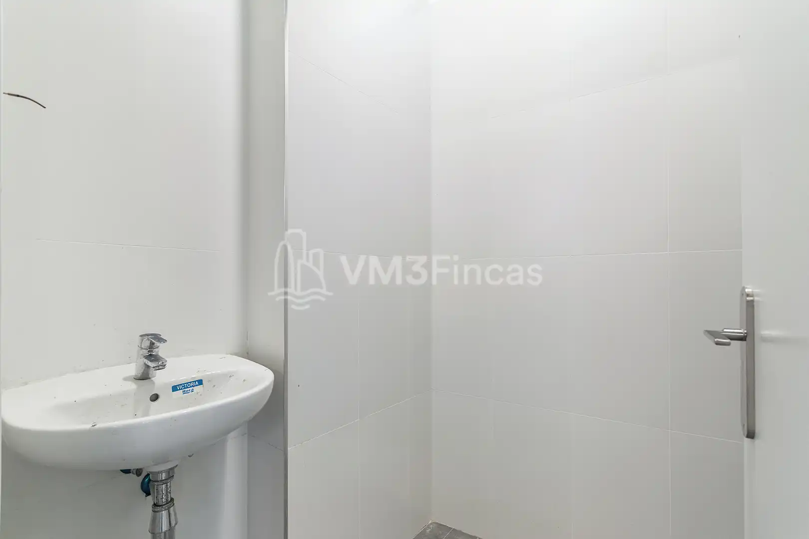 Baño de Local de alquiler en Barcelona con Aire acondicionado, Calefacción y Terraza