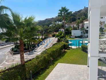 Ground floor with pool for sale in Chullera