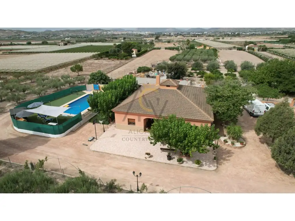 Xalet amb piscina en venda a Poligono 23 Paraje 148 Loma Campet