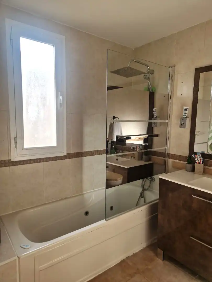 Casa aparellada amb piscina en venda a Calle Chequia, imagen 32