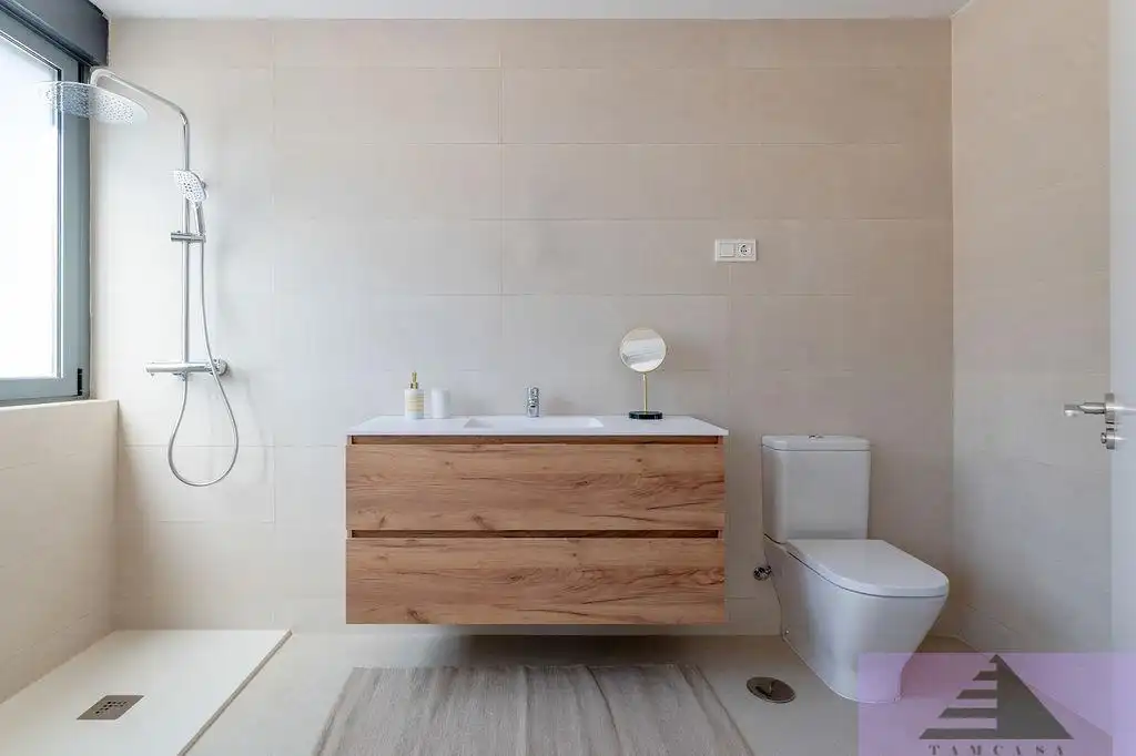 Bathroom of Houses for sale in Aranjuez  with Air Conditioner, Heating and Terrace