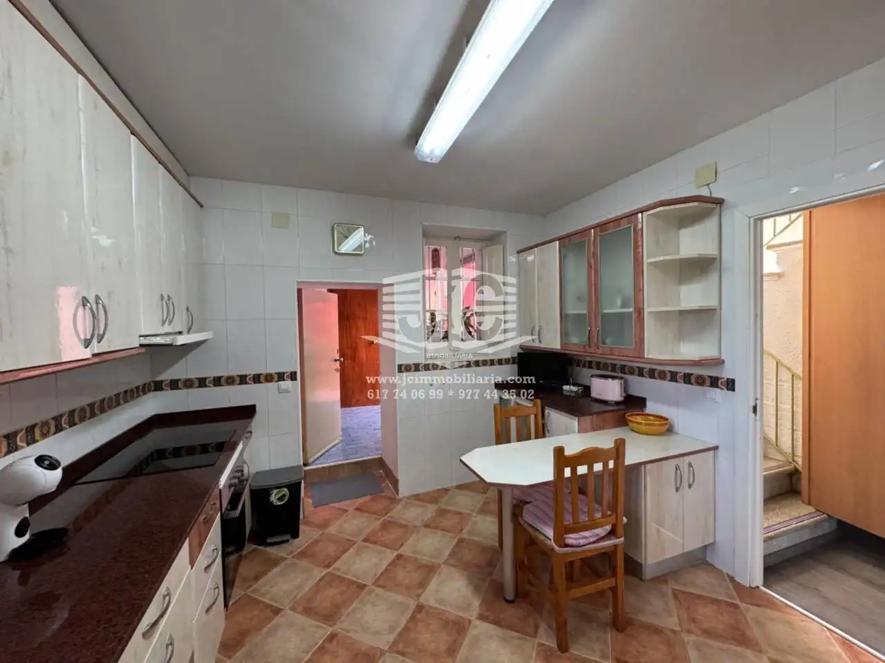 Cuina de Casa o xalet en venda en Tortosa amb Aire condicionat, Jardí privat i Parquet