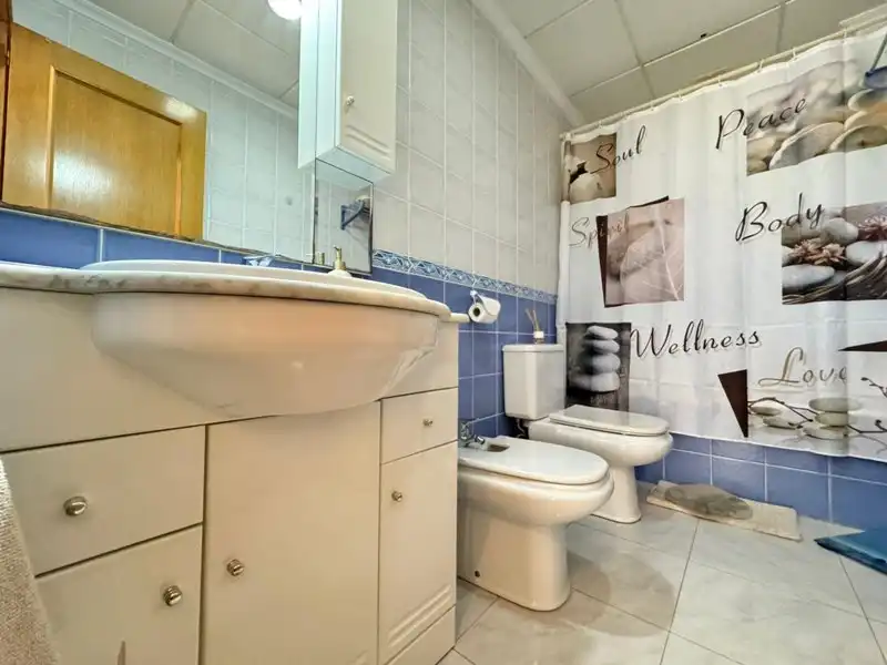 Bathroom of Flat for sale in Benejúzar  with Storage room and Furnished