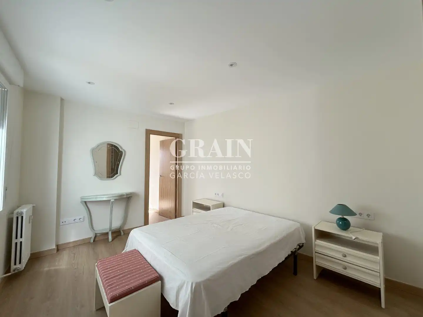 Dormitori de Apartament de lloguer en Albacete amb Aire condicionat, Calefacció i Balcó