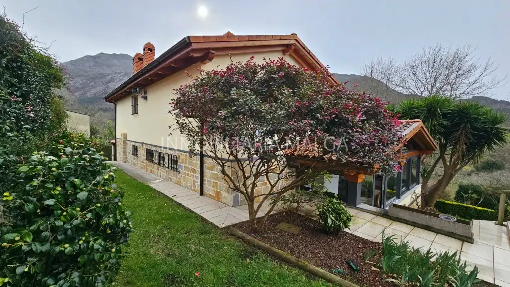 Jardín de Casa o chalet en venta en Colunga con Calefacción, Jardín privado y Parquet