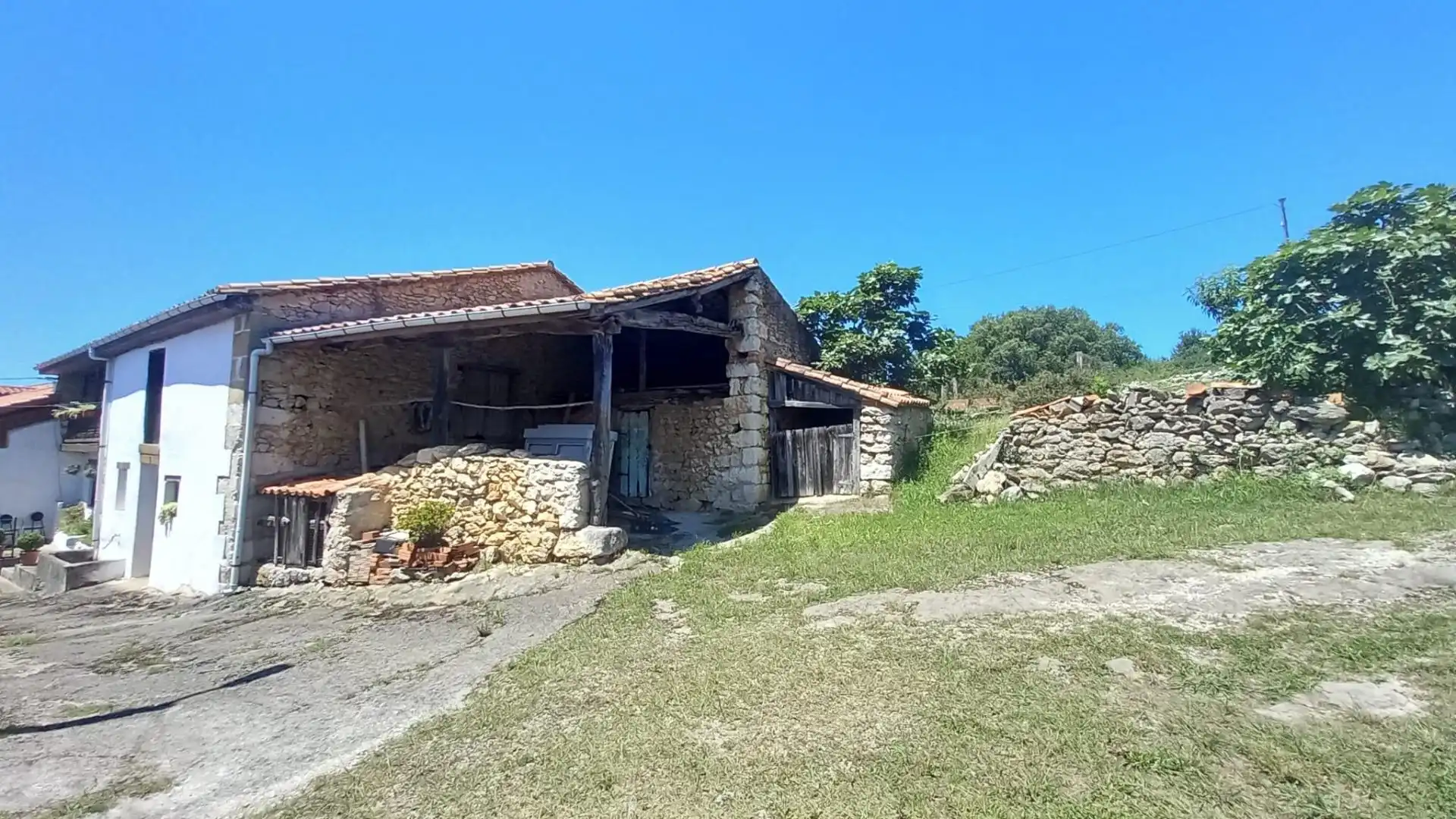 Exterior view of Houses for sale in Santillana del Mar  with Private garden, Storage room and Balcony