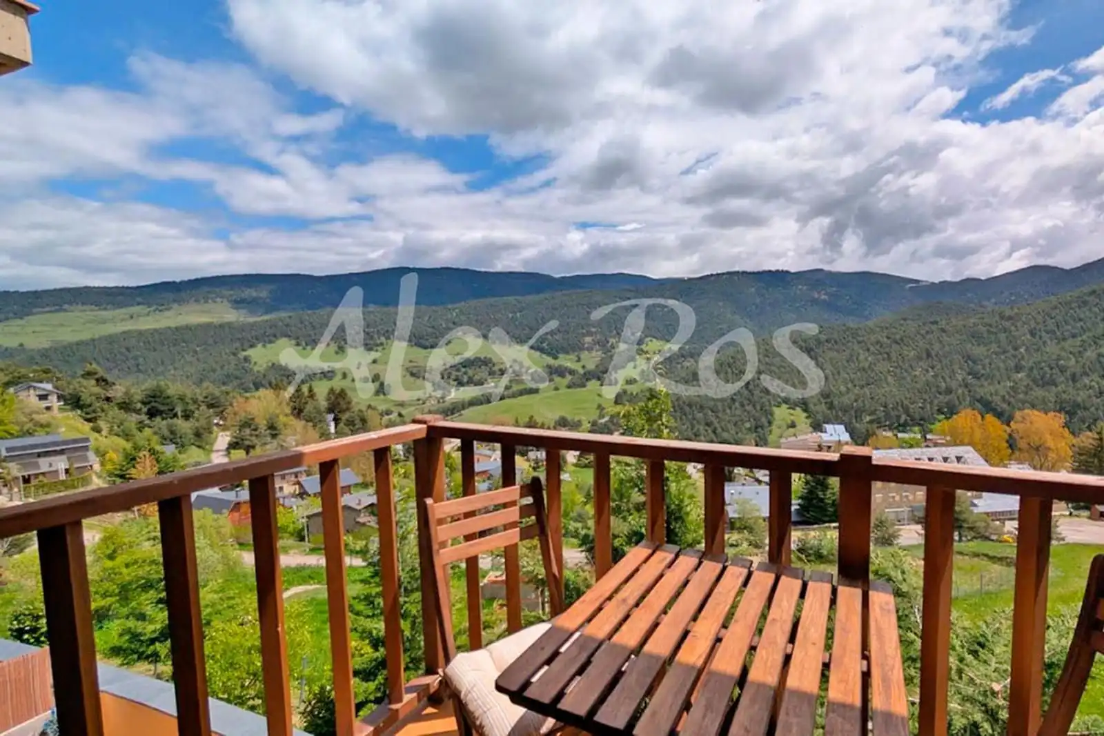 Terrasse von Wohnung zum Verkauf in Alp mit Heizung, Terrasse und Abstellraum