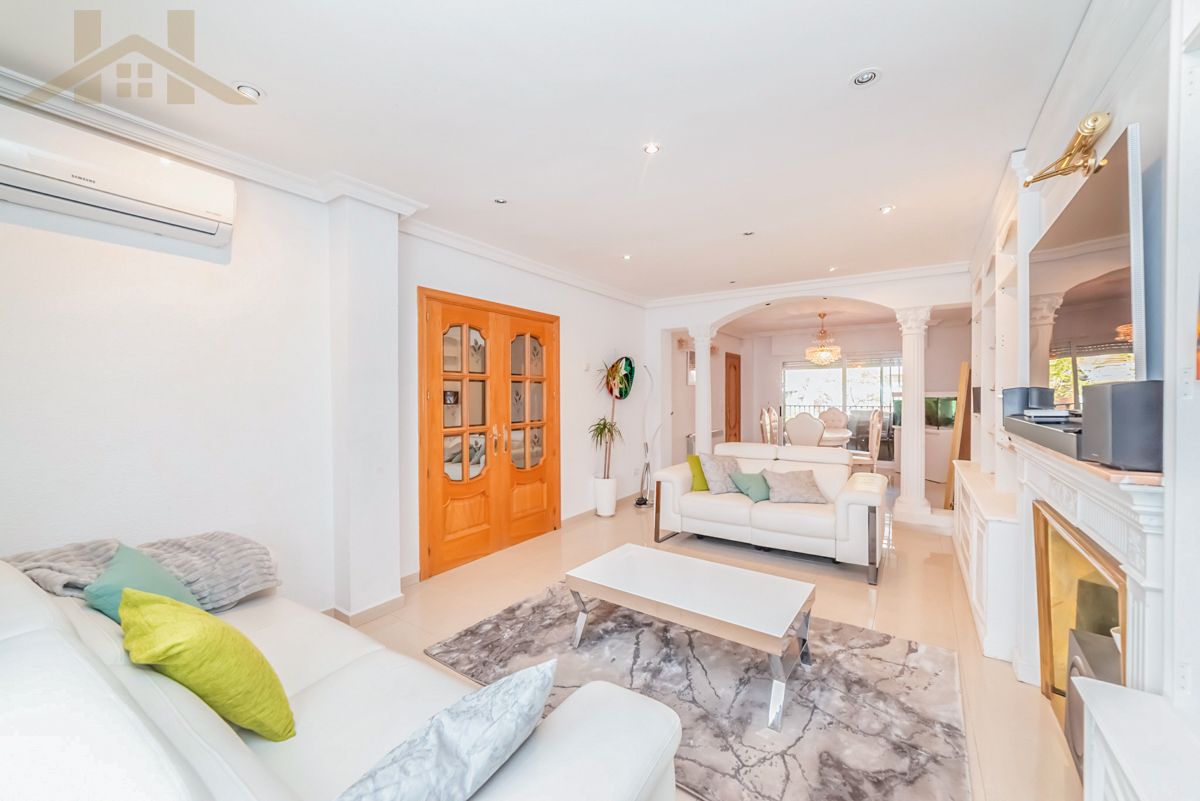 Living room of House or chalet for sale in Leganés  with Air Conditioner, Heating and Terrace