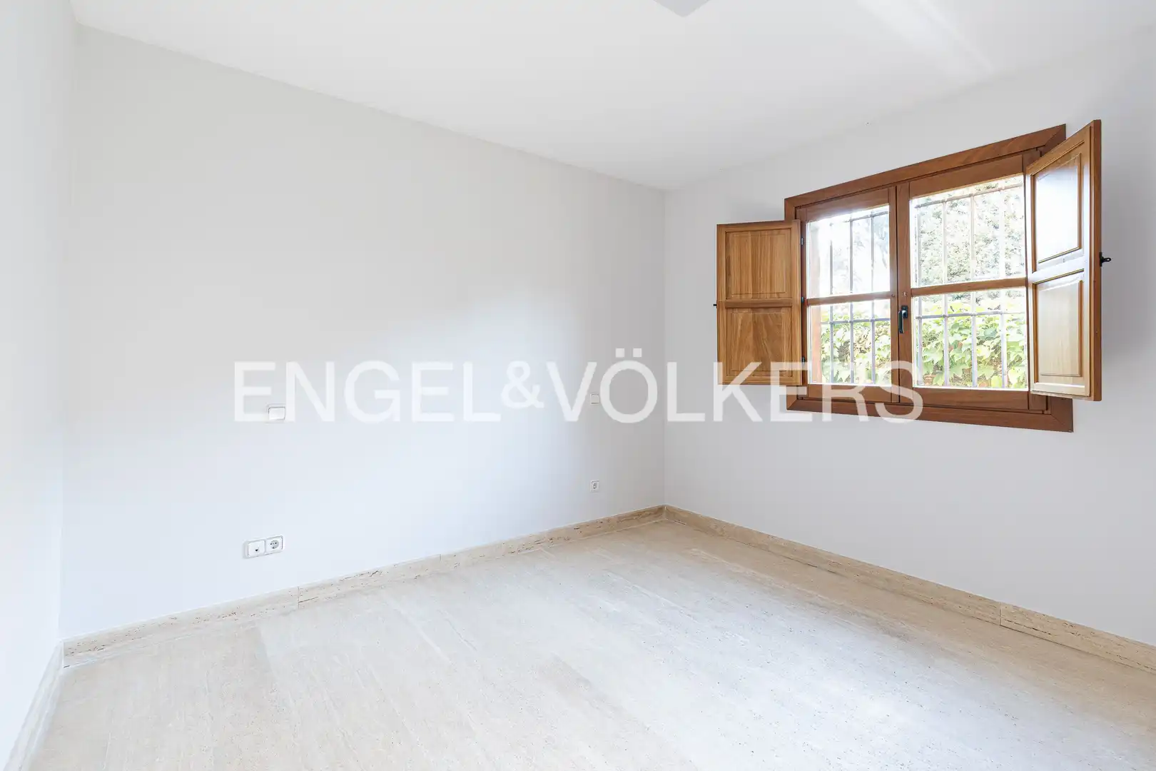 Comedor de Casa o chalet de alquiler en Madrid con Aire acondicionado, Calefacción y Jardín privado