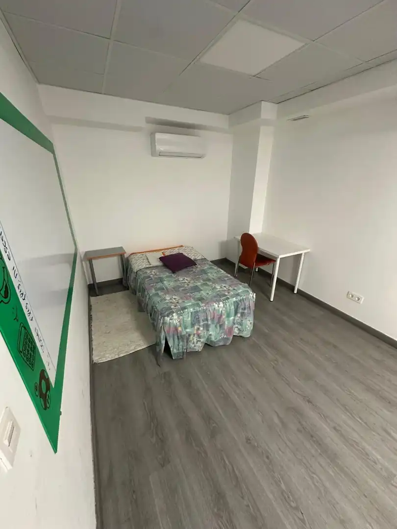 Habitación de Apartamento en venta en Salamanca con Aire acondicionado, Calefacción y Amueblado
