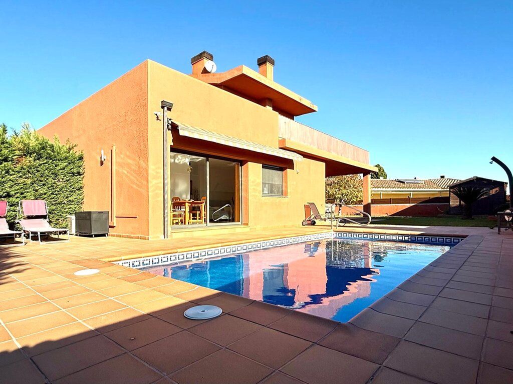 Piscina de Casa o chalet en venta en El Far d'Empordà con Aire acondicionado, Calefacción y Jardín privado