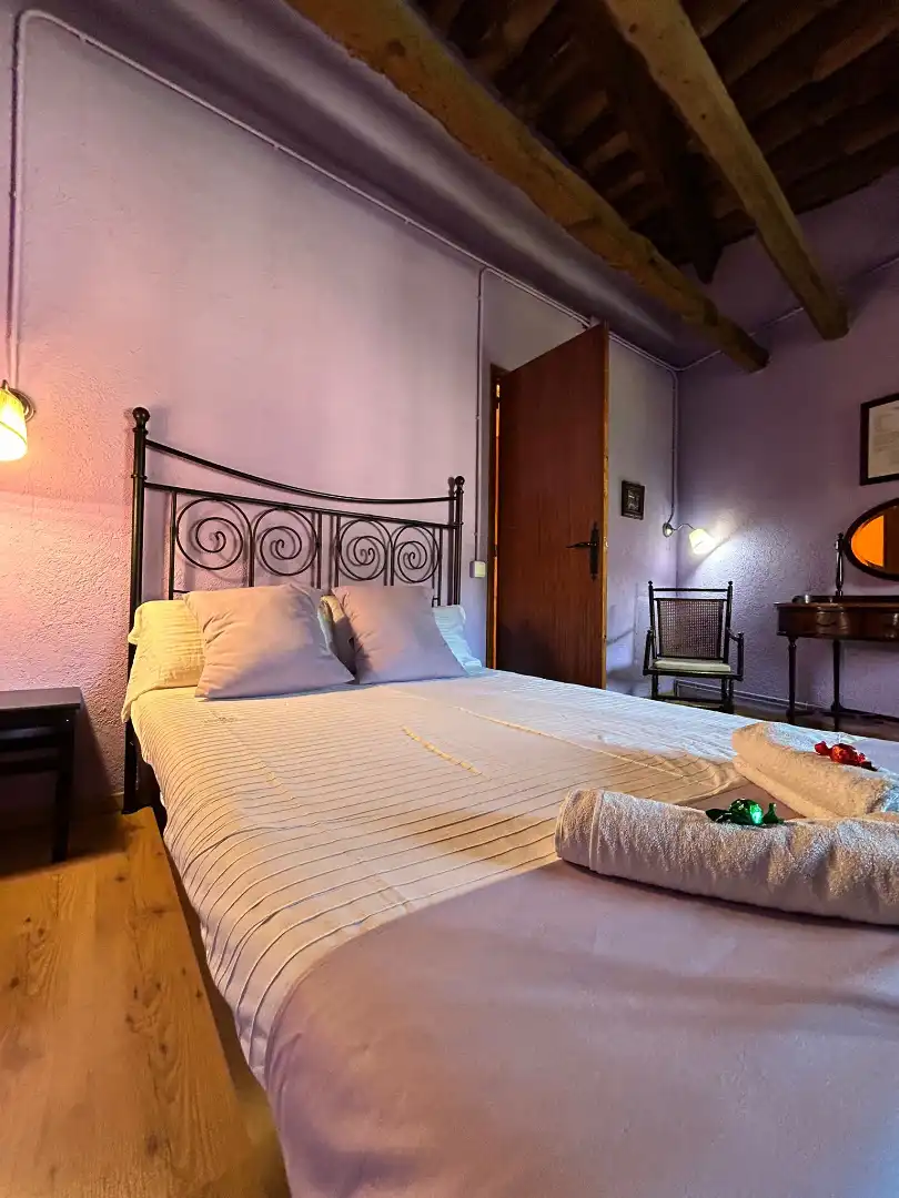 Habitación de Finca rústica en venta en Alpens con Calefacción, Parquet y Amueblado