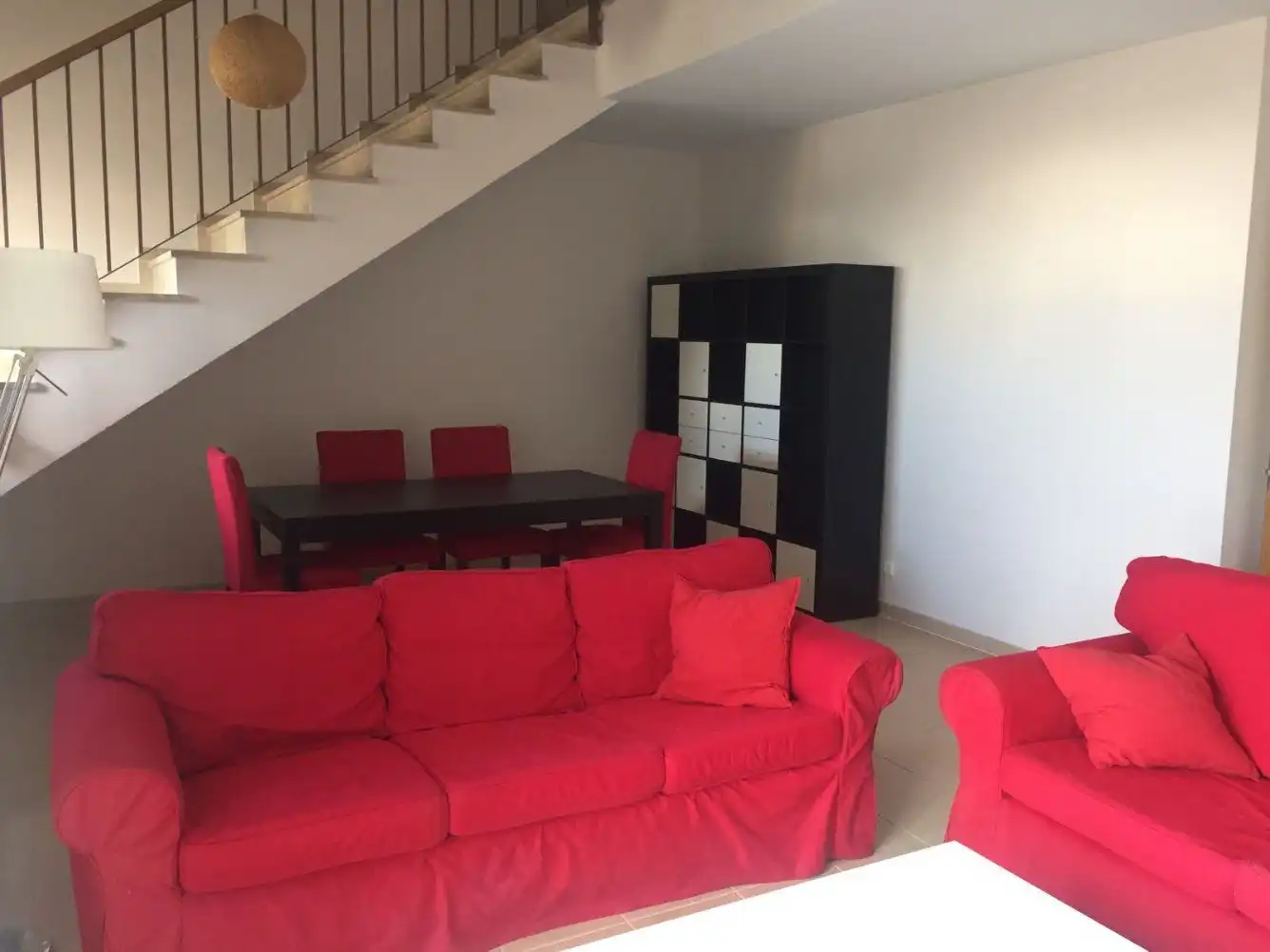 Sala d'estar de Dúplex de lloguer en Algeciras amb Aire condicionat, Moblat i Piscina comunitària