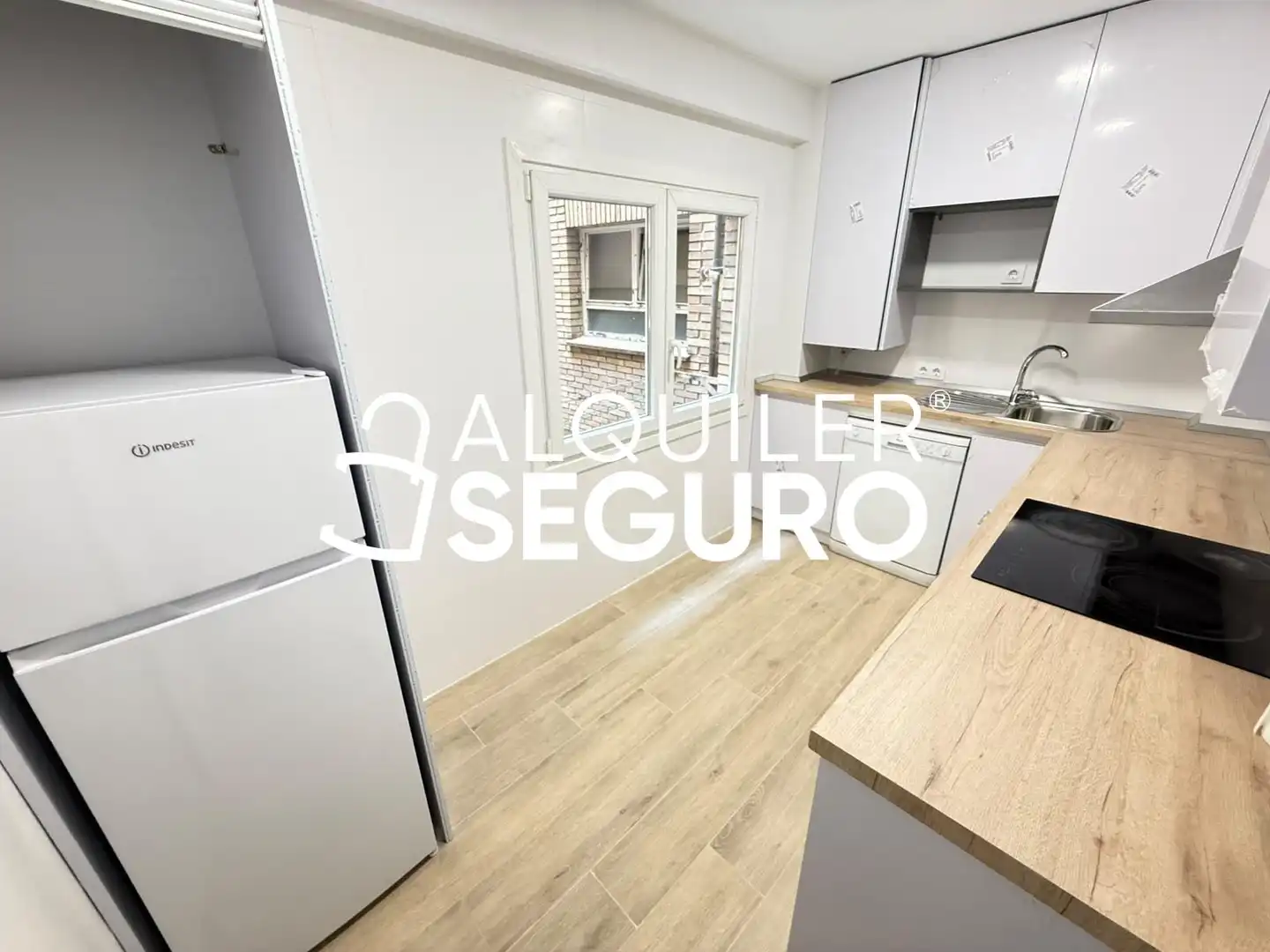 Kitchen of Flat for rent in Madrid  with Air Conditioner and Terrace