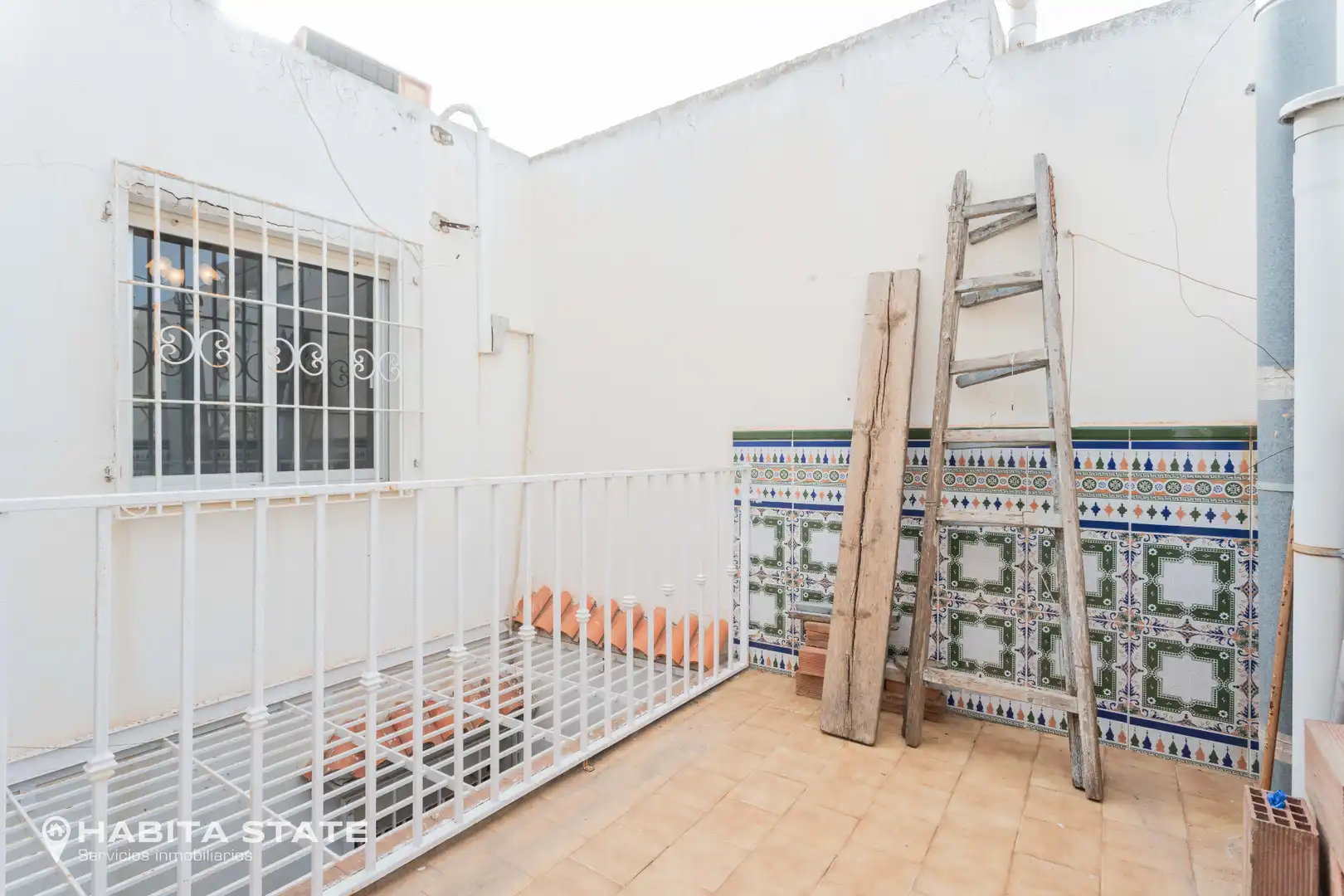 Balcony of Detached homes for sale in Almería  with Air Conditioner, Terrace and Furnished
