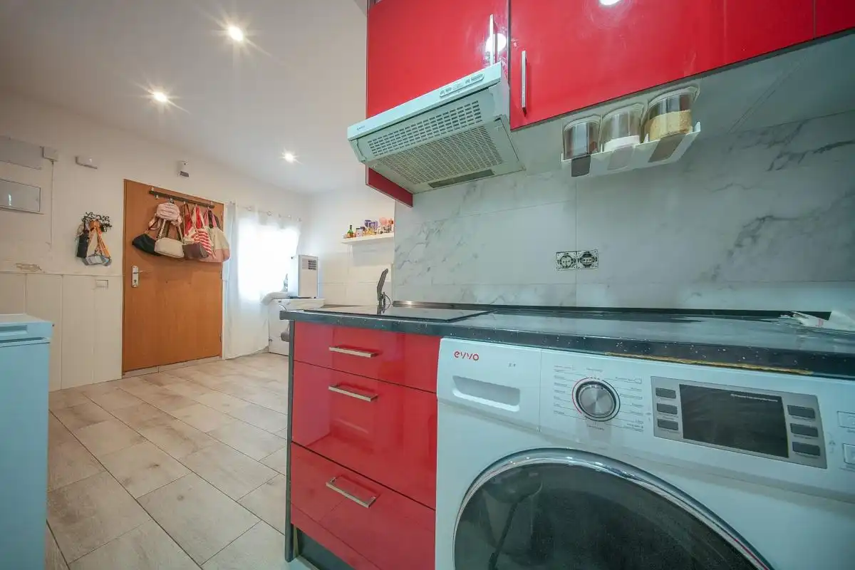 Cuina de Planta baixa en venda en Madrid amb Calefacció