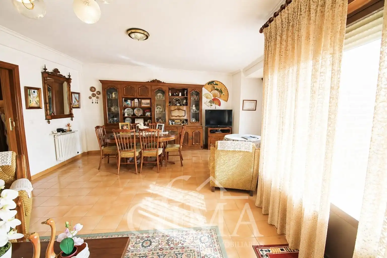 Sala d'estar de Pis en venda en Tomelloso amb Calefacció i Balcó