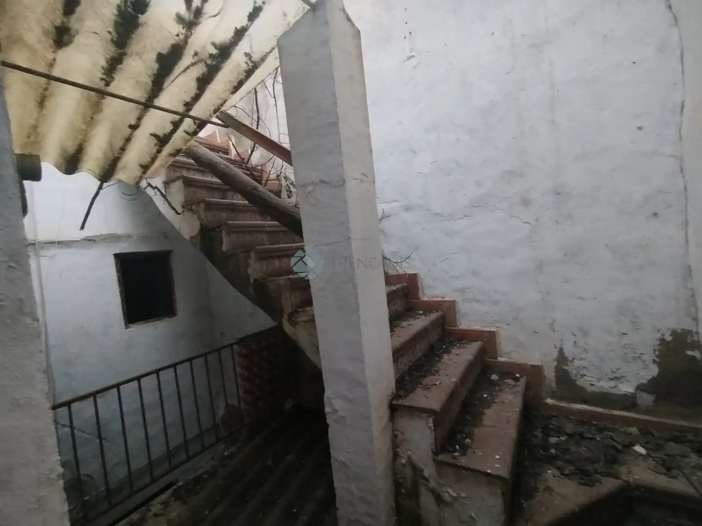 Casa adosada en venda en Teresa de Cofrentes