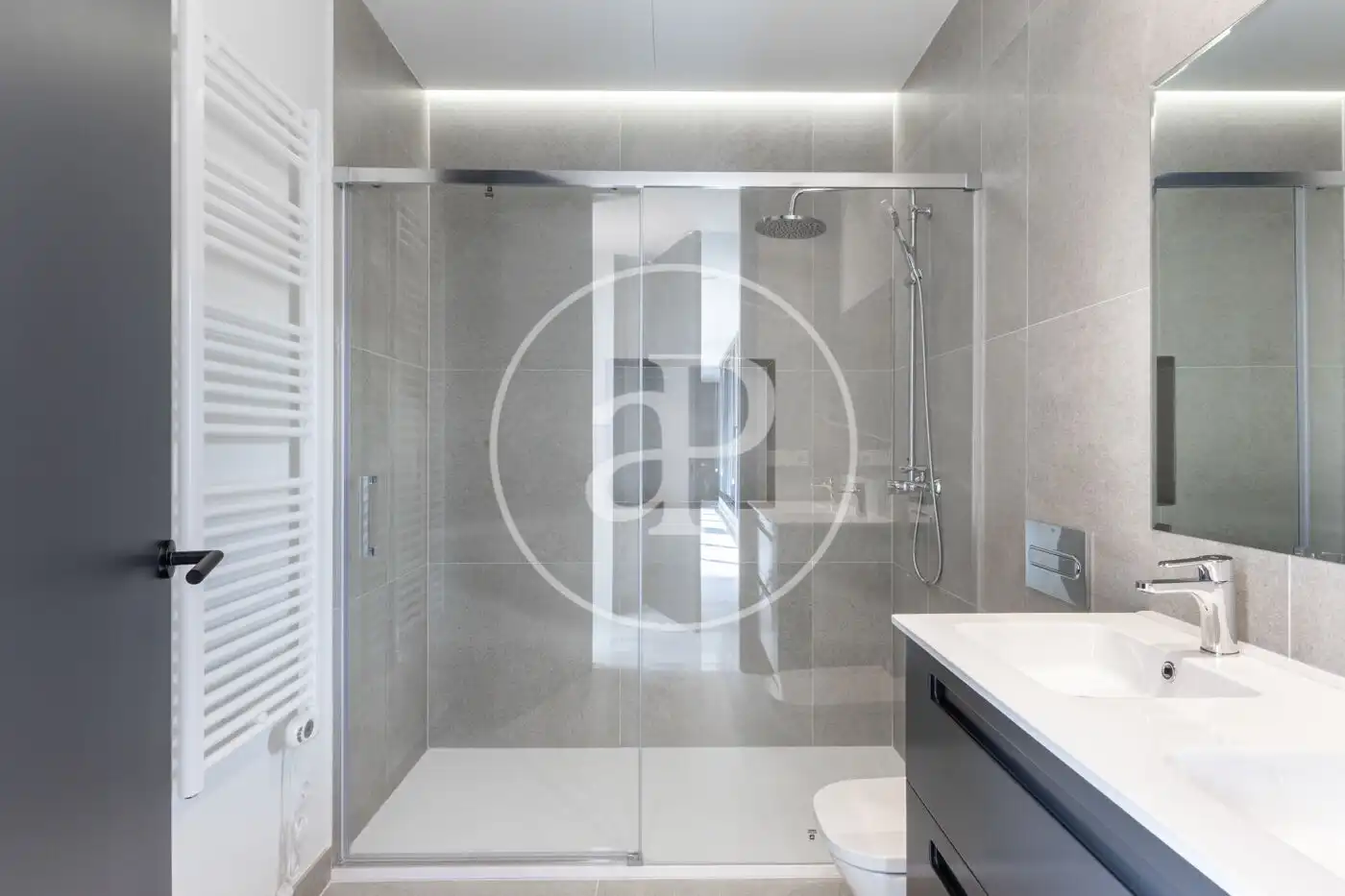 Attic for rent in Calle de Pérez Bayer, Sant Francesc