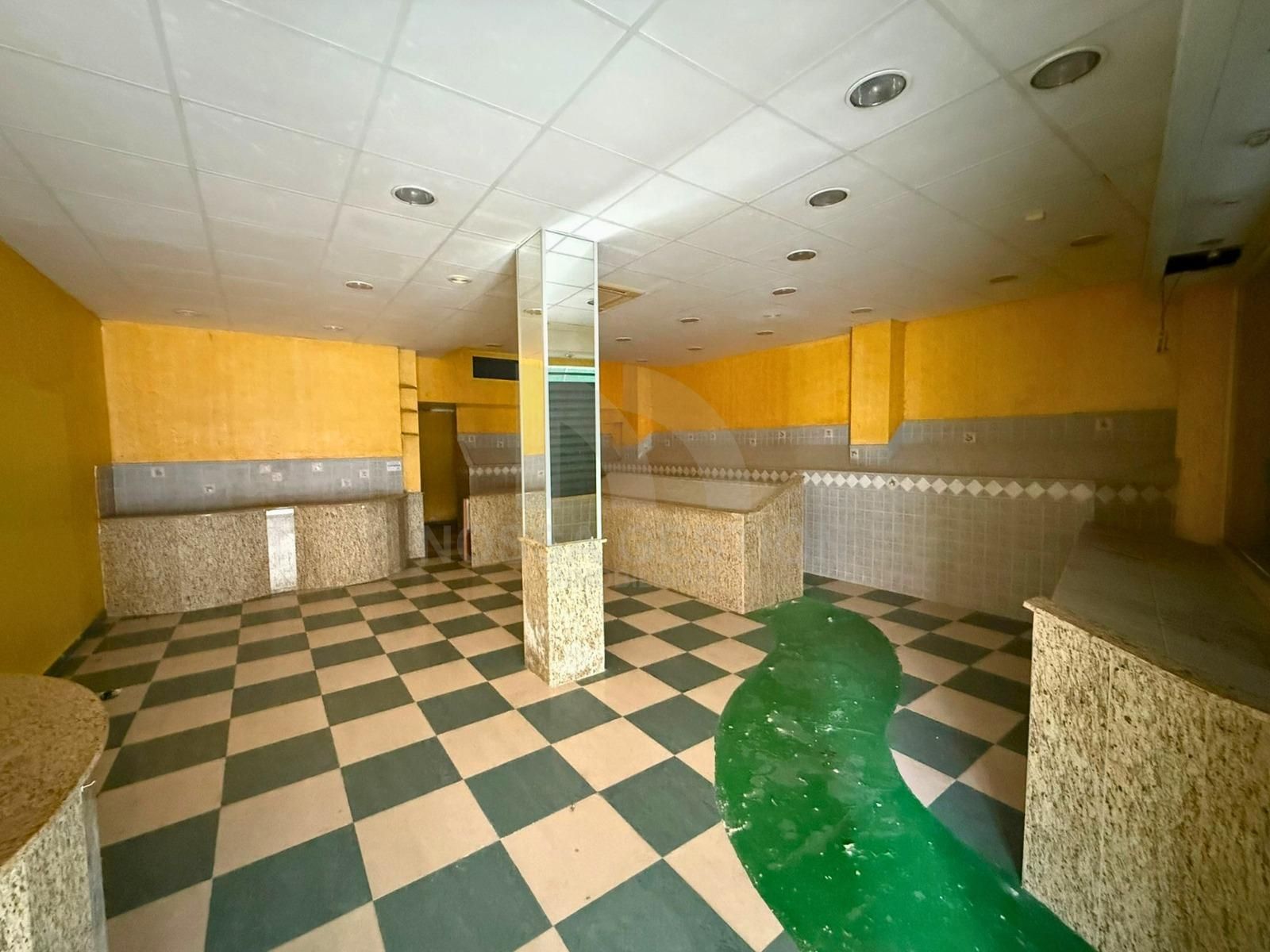 Premises for sale in Gandia  with Air Conditioner