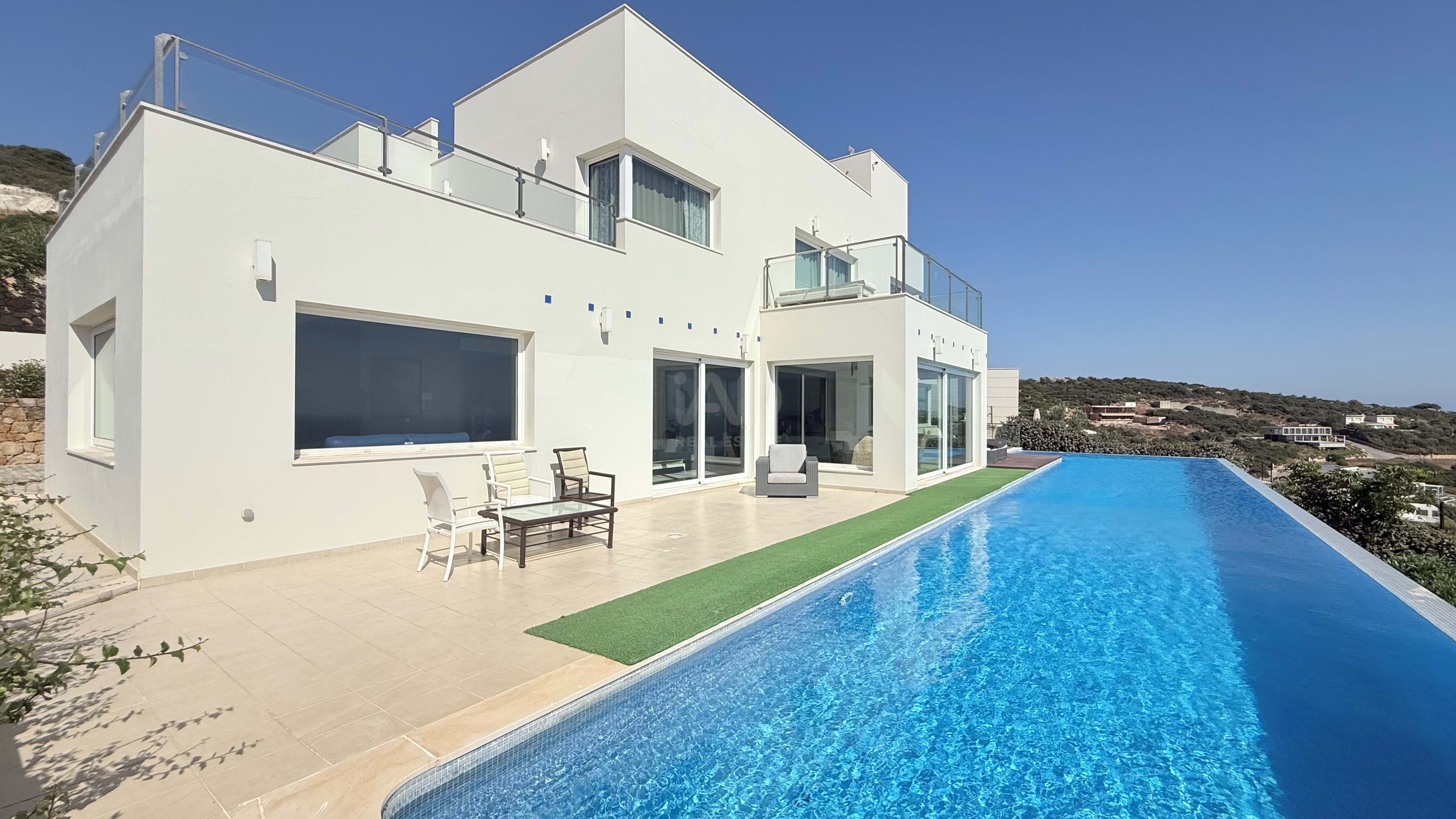 Swimming pool of House or chalet for sale in Zahara de los Atunes  with Air Conditioner, Terrace and Swimming Pool
