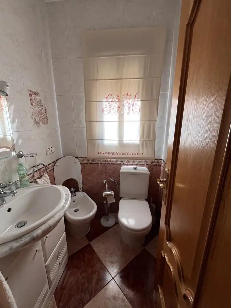 Bany de Casa o xalet en venda en Coria amb Aire condicionat i Terrassa