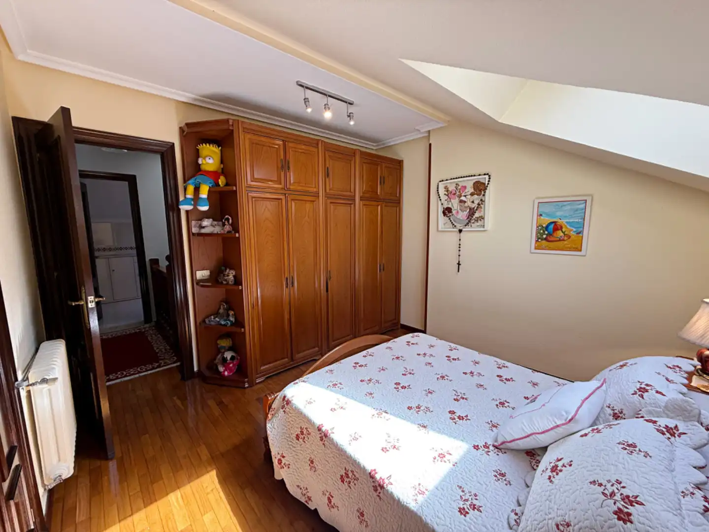 Habitación de Casa adosada en venta en Oviedo  con Calefacción, Jardín privado y Parquet