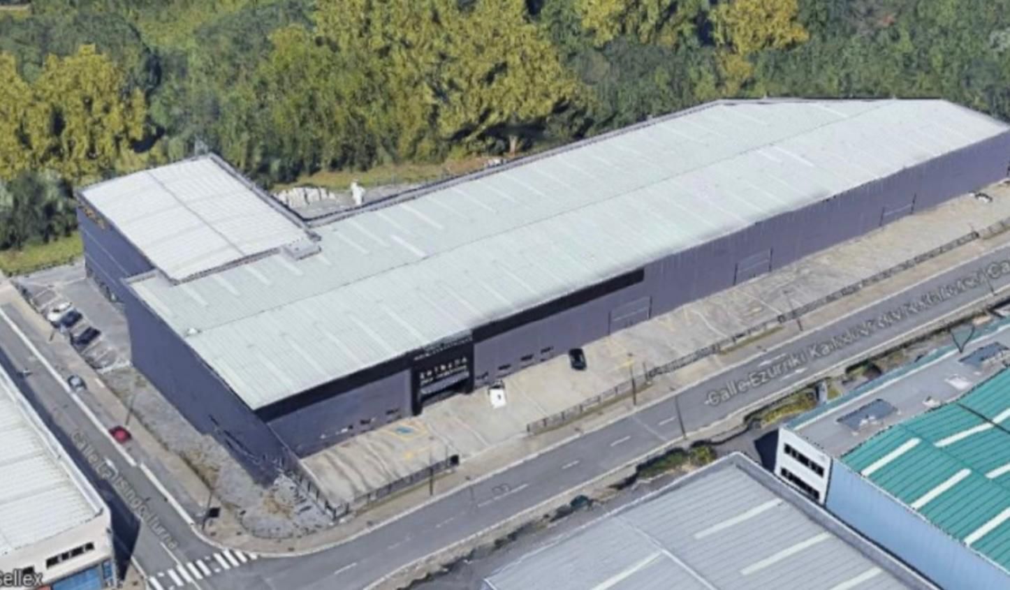 Vista exterior de Nave industrial en venta en Irun 