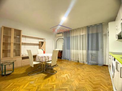 Bedroom of Flat for sale in  Madrid Capital  with Air Conditioner, Heating and Furnished