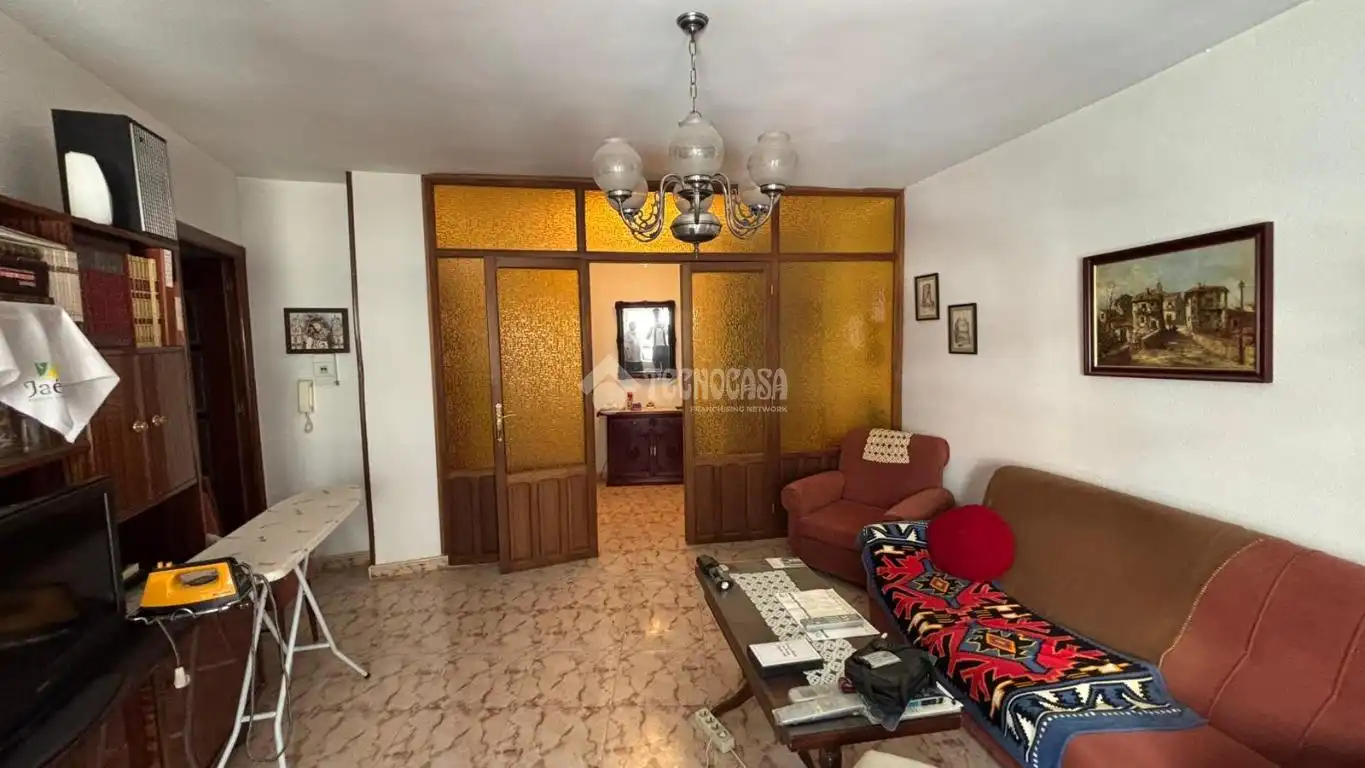 Sala de estar de Piso en venta en Jaén con Balcón