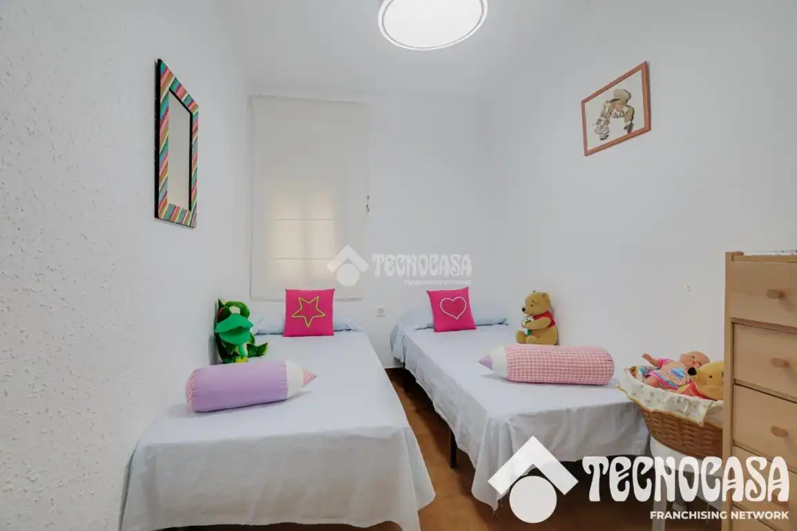 Bedroom of Flat for sale in Santa Coloma de Gramenet  with Air Conditioner and Furnished