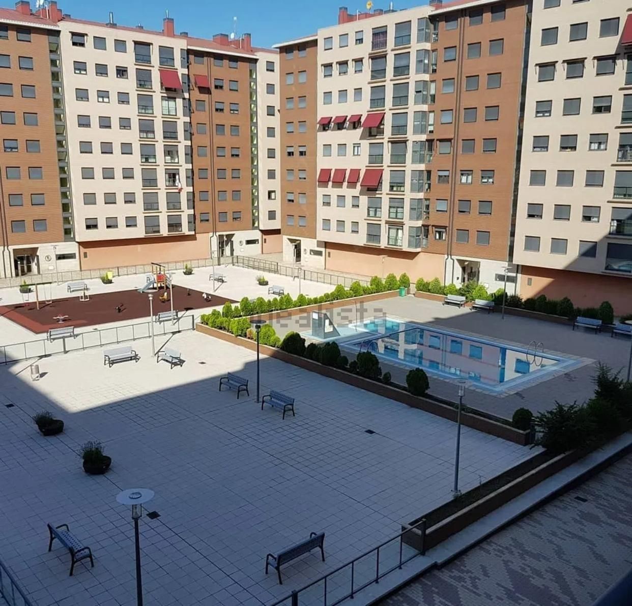 Swimming pool of Flat to rent in Ponferrada  with Heating, Furnished and Community pool